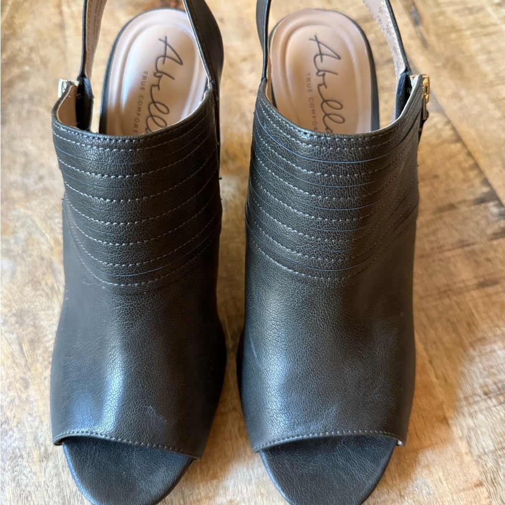 Abella Women's Black Open-Toe Shoes